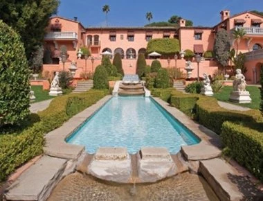 Δείτε σε τι τιμή πωλείται η έπαυλη όπου γυρίστηκαν ο «Νονός» και «Ο Σωματοφύλακας»